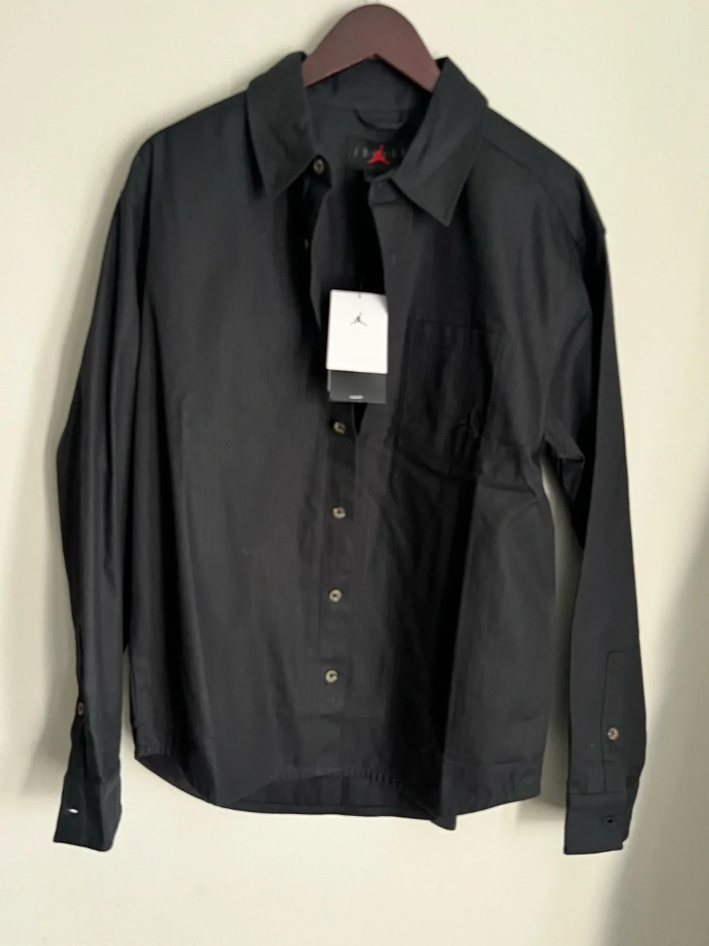 AIR JORDAN Essentials Oversized Men’s Black Button Down Shirt FV7446 010 Size S